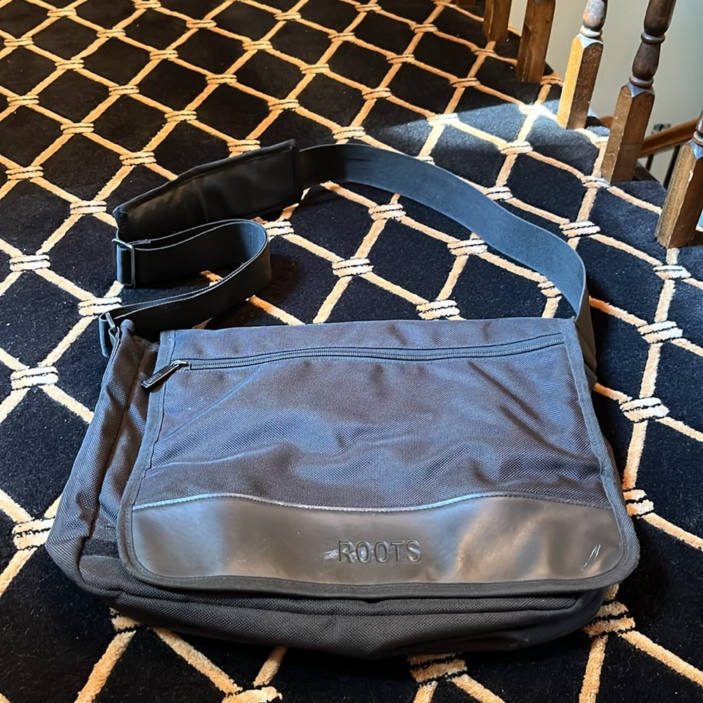 Roots messenger bag